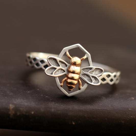 bee silver ring with gold plate