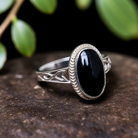 oval silver ring with onyx stone