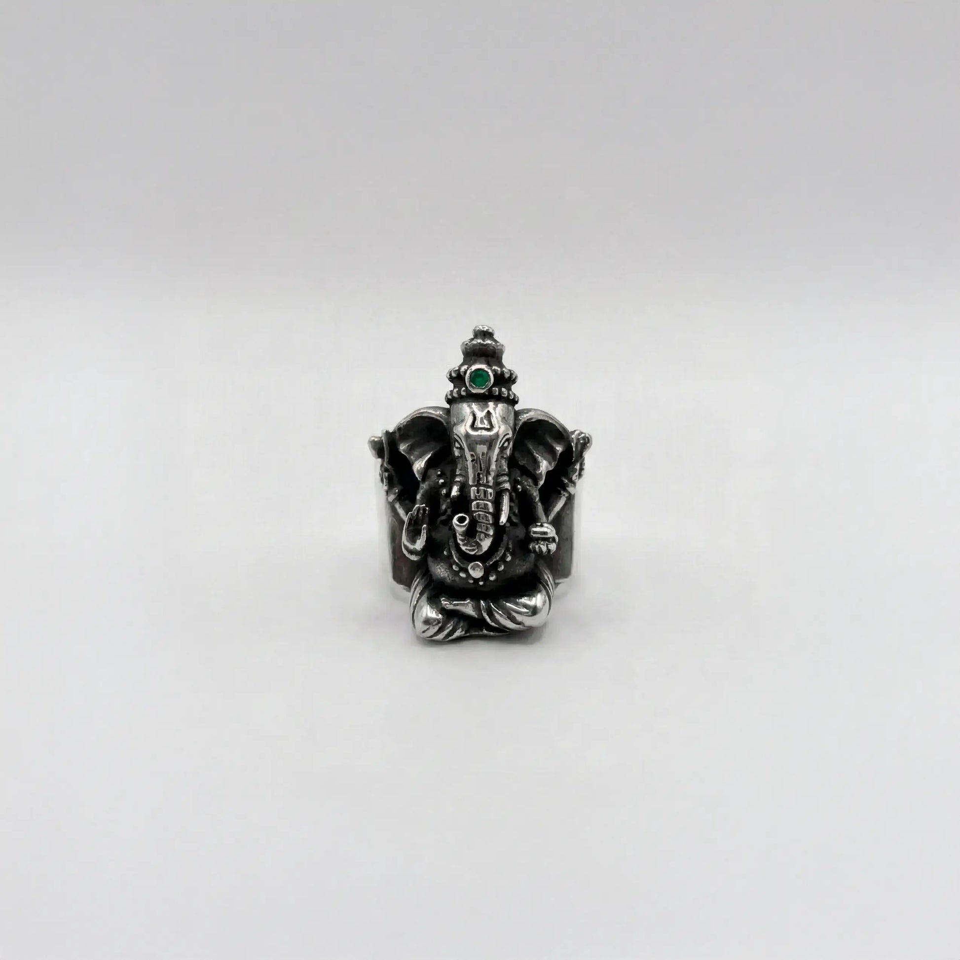 Handcrafted lord ganesha silver ring for men, jewelry inspired in ancient cultures. Hindu jewelry