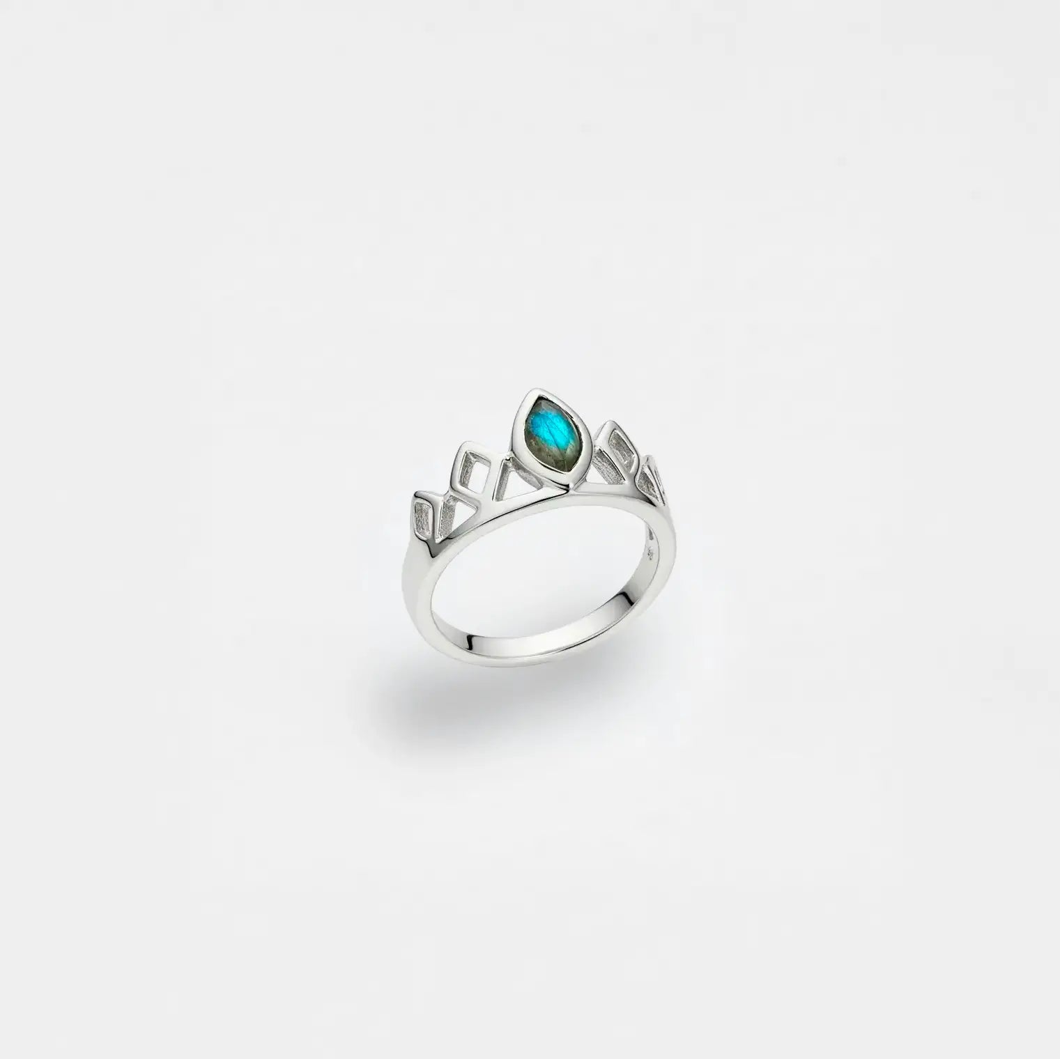 Handcrafted princess crown silver ring with labradorite stone
