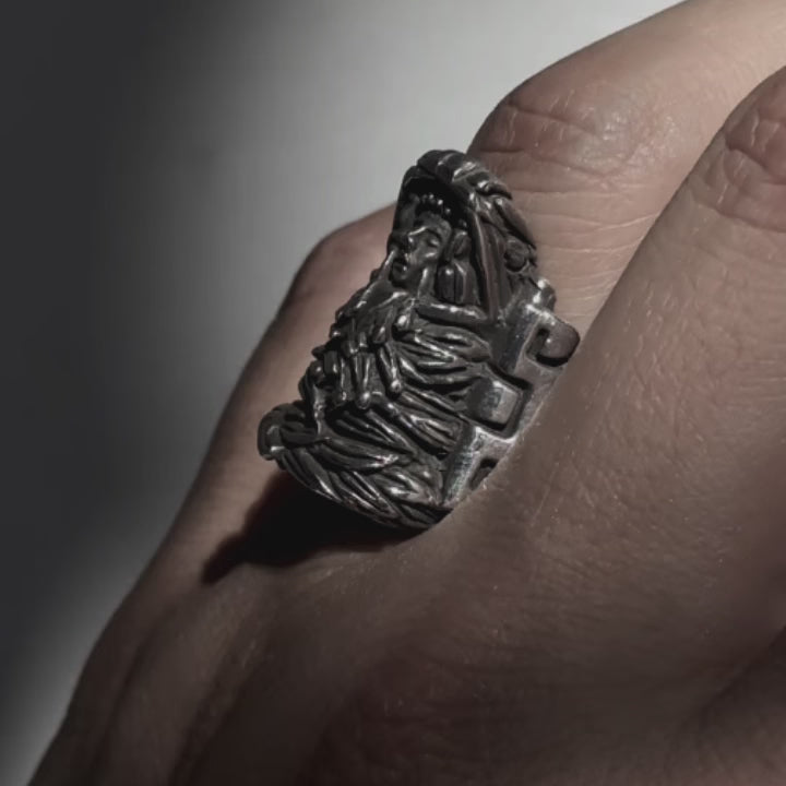vdeo of handcrafted aztec silver ring, aztec sculpture ring for men. Mesoamerican jewelry