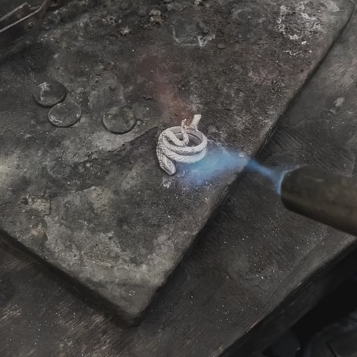 Handcrafted snake silver ring for men, inspired in mayan mythology