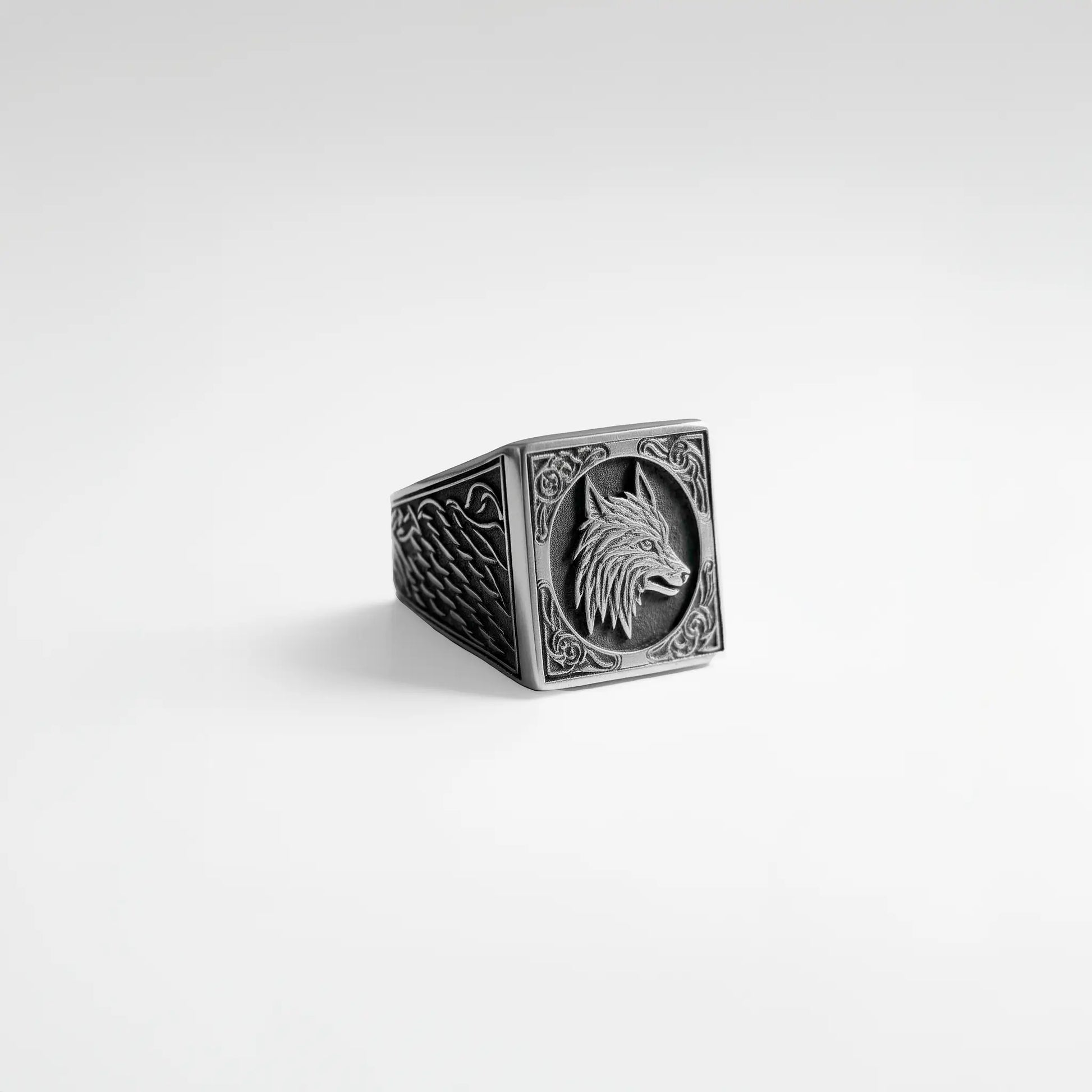 Handcrafted wolf signet silver ring for men, jewelry inspired in ancient cultures